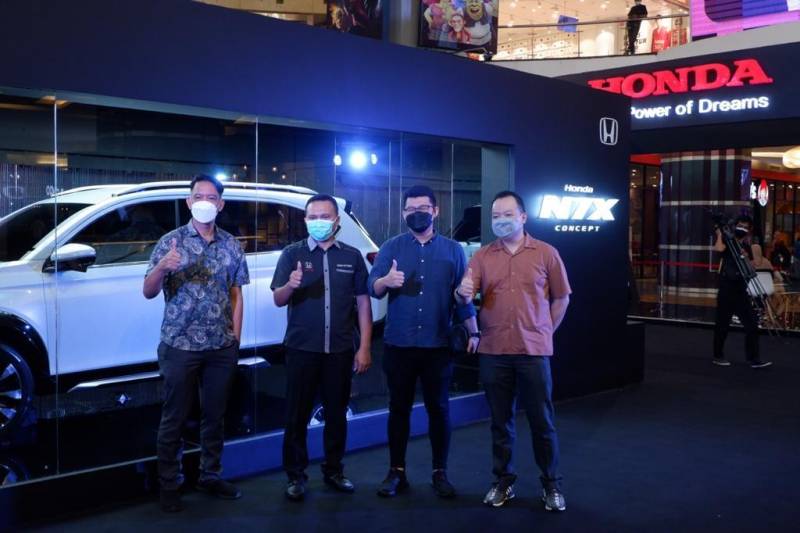 Honda N7X Hadir Roadshow Pertama Kali di Makassar