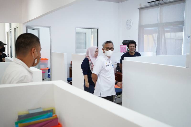 Pasca Istirahat Siang, Bupati Budiman Sidak Dua Kantor OPD