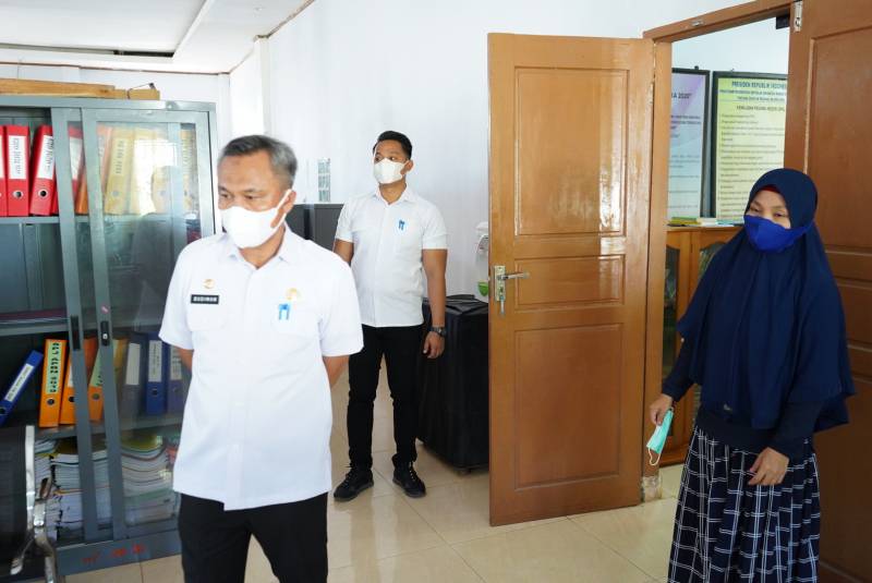 Pasca Istirahat Siang, Bupati Budiman Sidak Dua Kantor OPD