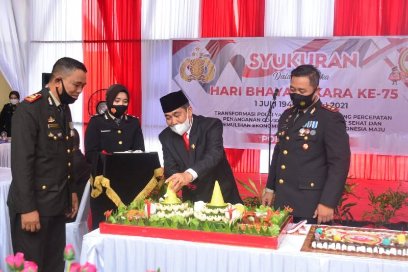 Bupati Sidrap Ikuti Upacara Peringatan Hari Bhayangkara ke-75 Secara Virtual