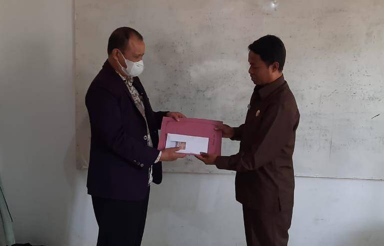 Rektor UNIMEN Kembalikan Dana Bantuan Riset Ke Baznas Enrekang