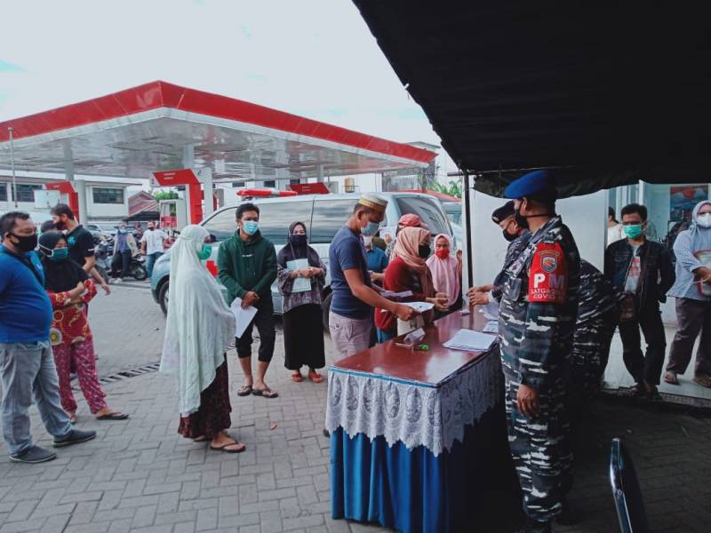 Warga Makassar Mengalir Ke Tempat Serbuan Vaksin Masyarakat Maritim TNI AL