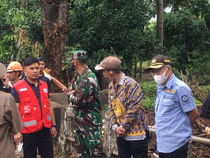 Sehari Setelah Terpilih Sebagai Ketua PMI Jeneponto, Islam Iskandar Langsung Terjun Bantu Korban Banjir