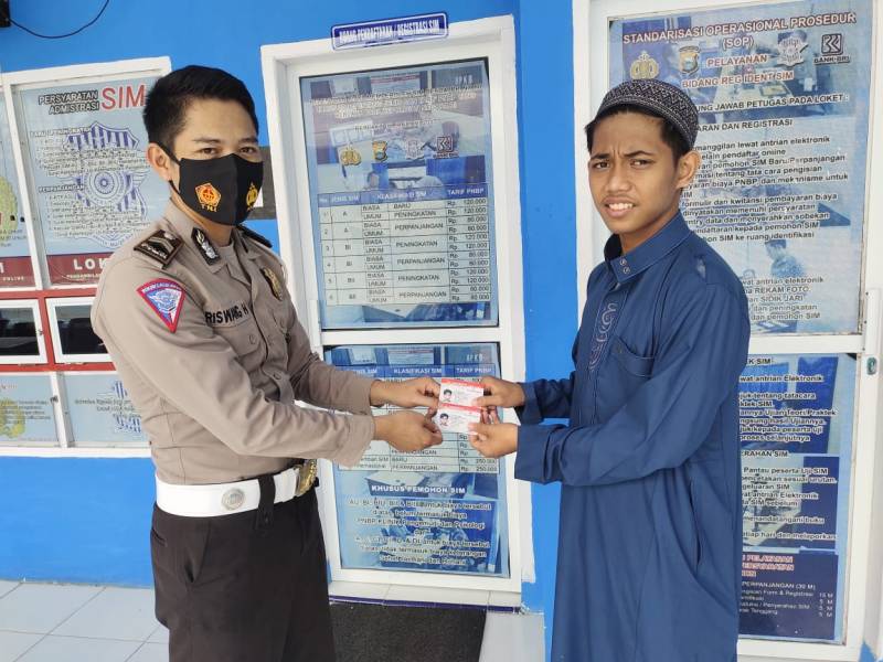 Kapolres Takalar Kembali Ganjar SIM Gratis Hafiz 30 Juz