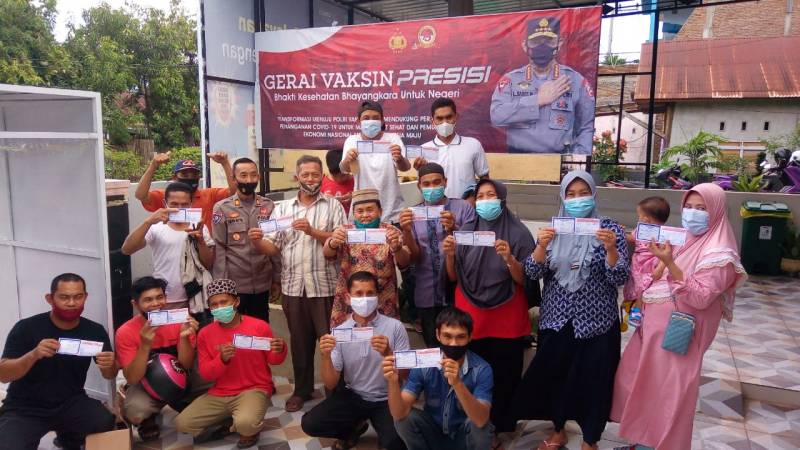 Polres Kerja Sama Jamaah Majelis Zikir dan Puskesmas Kota Bantaeng Gelar Vaksin Massal Gratis