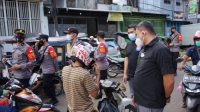 IMG-20210711-WA0031 Wakasat Narkoba Polrestabes Pimpin Imbauan PPKM di Pasar Terong