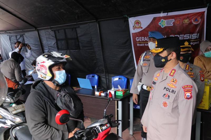 Kapolda Sulsel Apresiasi Vaksinasi Drive Thru Polres Pelabuhan Makassar