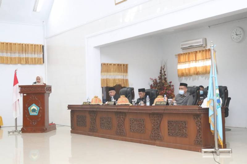 DPRD Bantaeng Rapat Paripurna Pemandangan Umum Fraksi dan Mendengarkan Jawaban Eksekutif