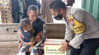 IMG-20210717-WA0020 Kapolres Bantaeng Serahkan 100 Paket Bansos ke Warga Terdampak PPKM Mikro