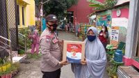 IMG-20210718-WA0095 Bhabinkamtibmas Polres Pelabuhan Menelusuri Lorong Salurkan Bansos