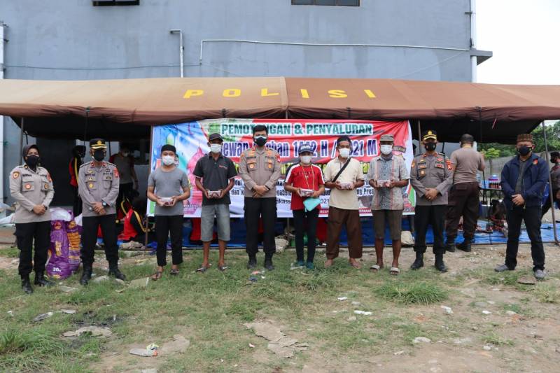 Polres Pelabuhan Makassar Qurban 18 Ekor Sapi