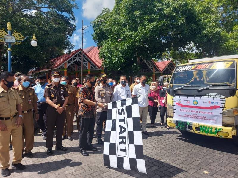 Launching Bantuan Beras PPKM, Bupati Basli Ali: Jangan Percaya Hoax Terkait Vaksin, Aman!