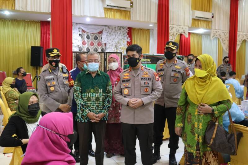 Kapolres Pelabuhan Dampingi Kapolda Sulsel Buka Vaksinasi Lintas Agama