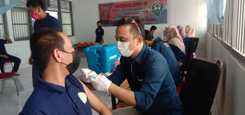Tekan Penyebaran Covid-19, Warga Binaan Rutan Klas II B Majene Ikuti Vaksin Covid-19