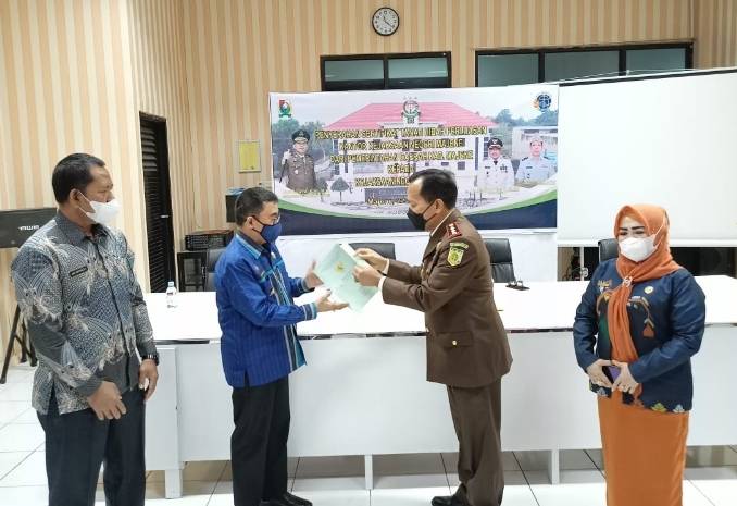 Pemkab Hibahkan Sebidang Tanah ke Kejari Majene