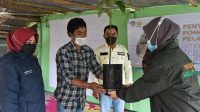 1.000 Bibit Alpukat Unggul Dari Yayasan Hadji Kalla untuk Petani Desa Tonasa - Gowa