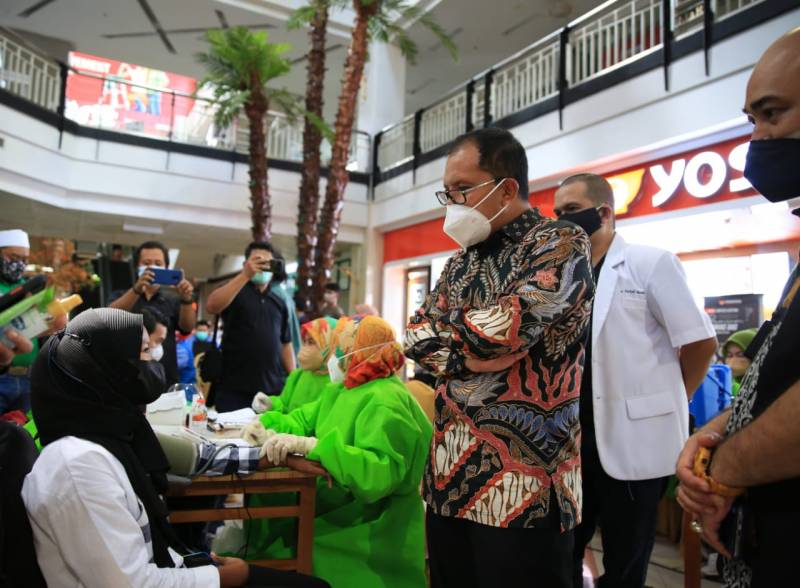 Pemkot Makassar Target Vaksinasi 100 RT per Hari