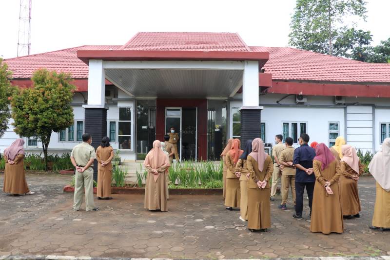 Pimpin Apel Pagi, Kadis Kominfo Minta Jajarannya Disiplin Presensi