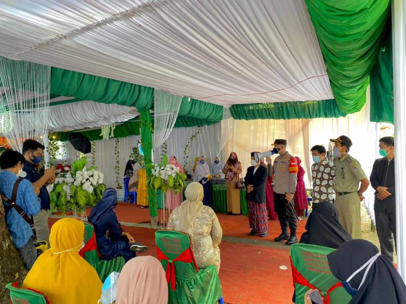 Cegah Kenaikan PPKM Level 2, Kapolres Enrekang Pantau Langsung Protkes Pesta Pernikahan