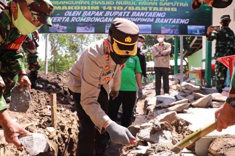Bersama Forkopimda, Bupati Bantaeng Letakkan Batu Pertama Pembangunan Masjid di Makodim