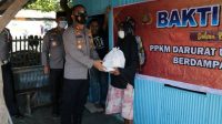 IMG-20210806-WA0067 Kapolres Takalar Terjun Langsung Bagikan Sembako kepada Masyarakat Kurang Mampu