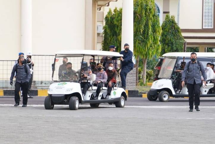 Panglima TNI dan Kapolri Tinjau Fasilitas Isolasi Terintegrasi di Asrama Haji Sudiang