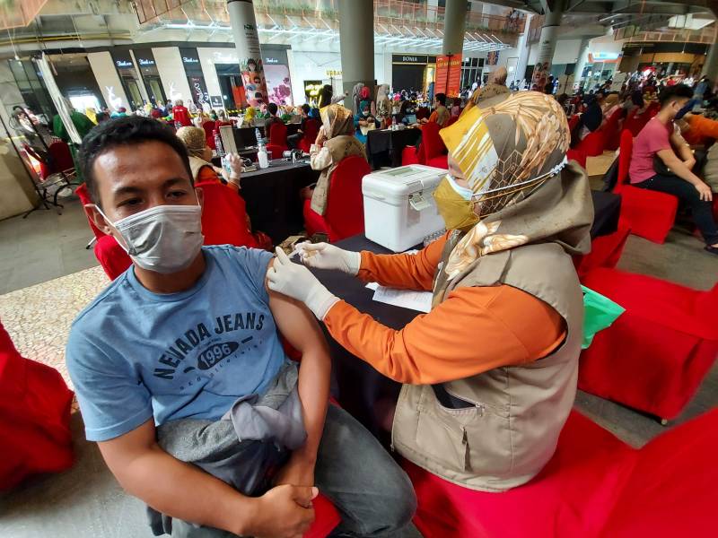 Pemkot Makassar Genjot Vaksinasi Warga