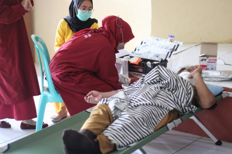 PMI Jeneponto Gandeng Mahasiswa KKN Unhas Gelar Donor Darah