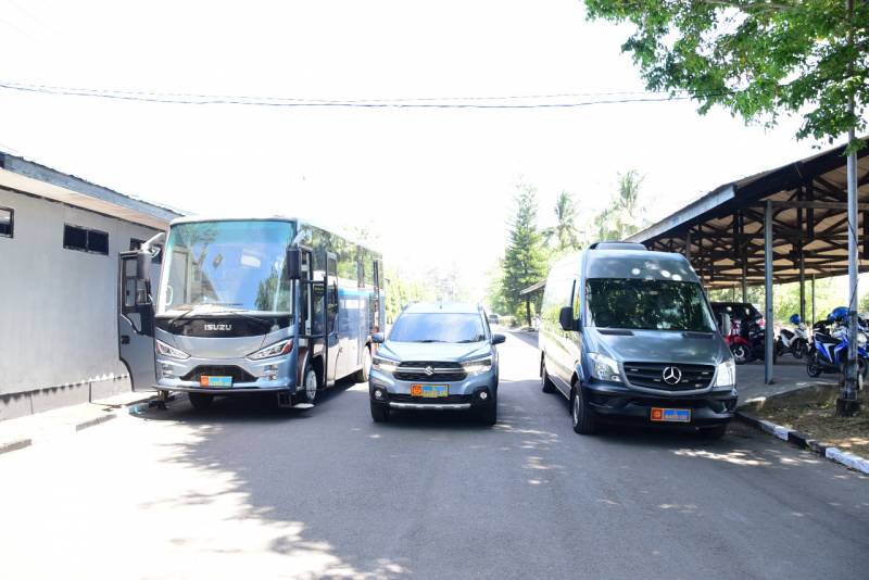 Lantamal VI Makassar Terima Tiga Kendaraan Dinas Baru TNI AL Lantamal VI Makassar Terima Tiga Kendaraan Dinas Baru TNI AL