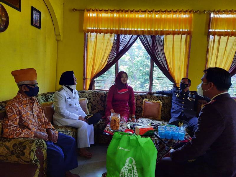 Usai Tabur Bunga, Wabup Sinjai Temui Veteran di Sinjai Tengah