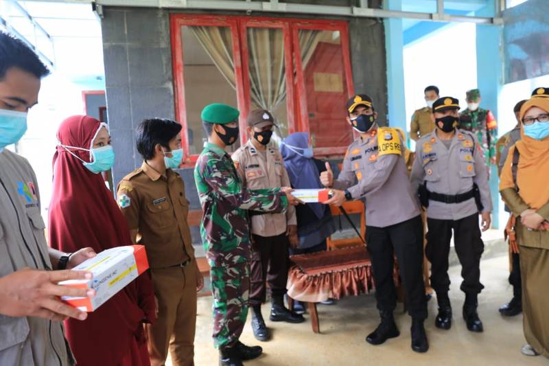 Bupati Luwu Timur Pantau Fasilitas Isoter di Lima Kecamatan