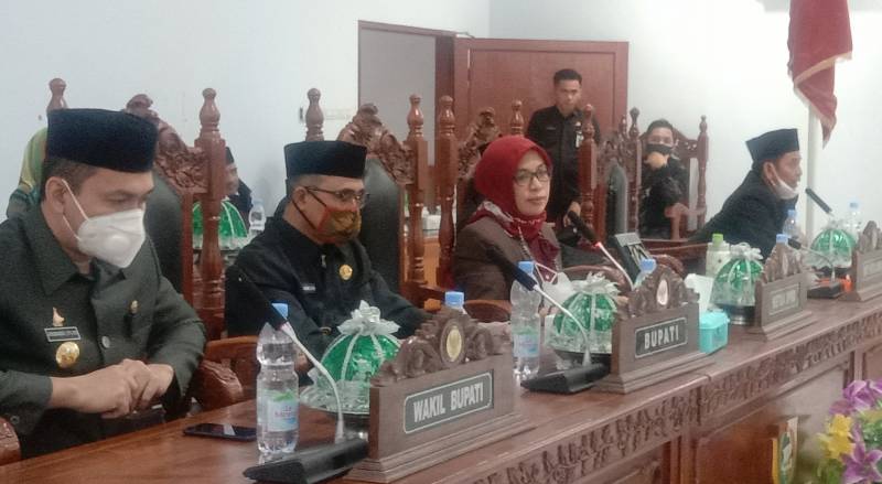 Paripurna Penandatanganan KUA PPAS DPRD Majene Diwarnai Interupsi