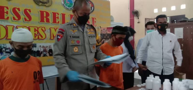 Polisi Tangkap Dua Penjual Obat-obatan Terlarang ke Remaja