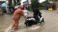 Jalur Trans Sulawesi Kembali Banjir, Belasan Kendaraan Mati Mesin