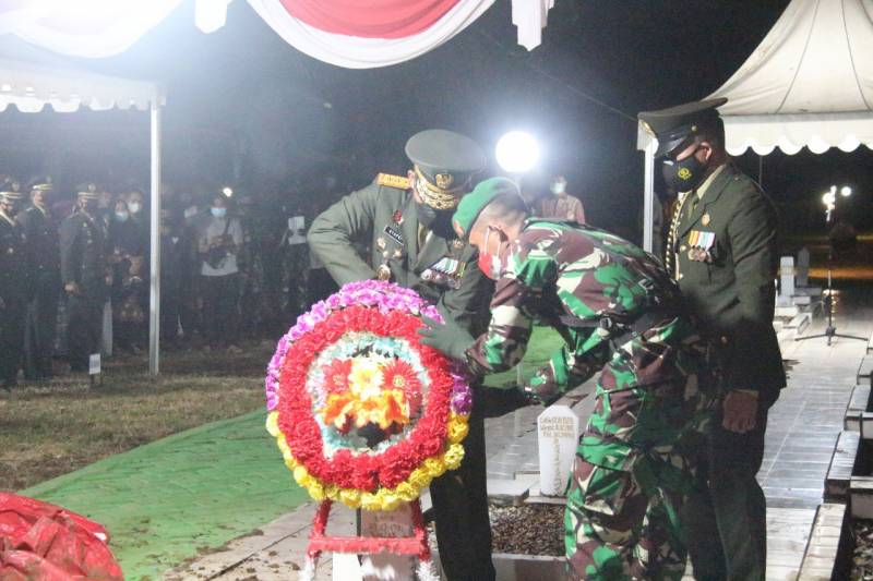 Almarhum Praka  M Dirhamsyah Dimakamkan di TMP Mangilu