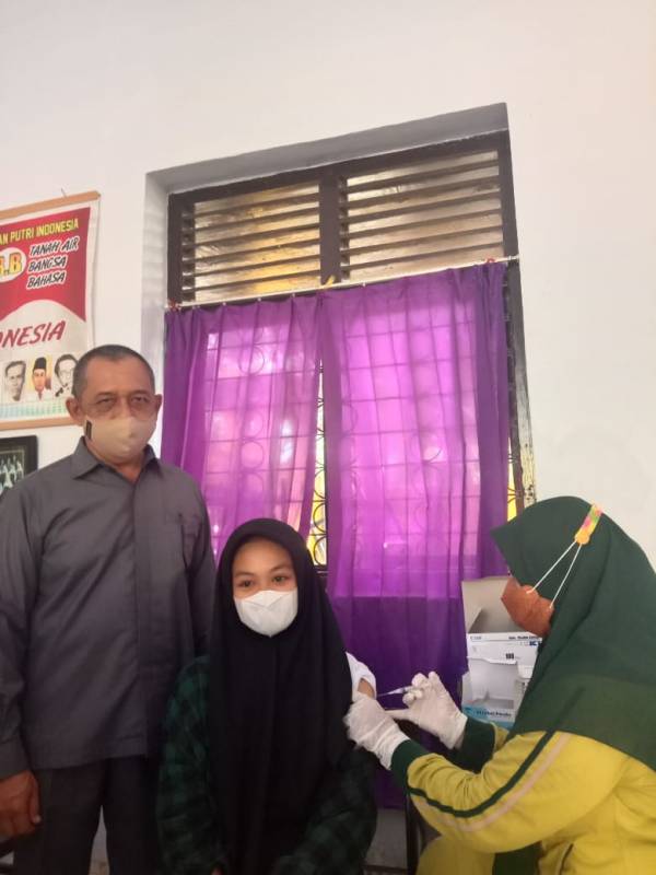 Siap Sekolah Tatap Muka, SMPN 1 Bantaeng Vaksinasi Peserta Didik