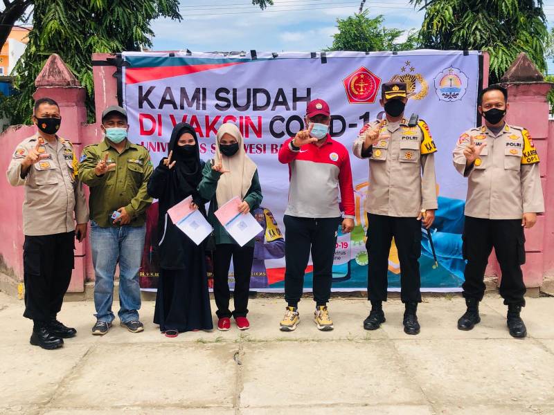 Ratusan Mahasiswa Unsulbar Ikut Sukseskan Vaksinasi