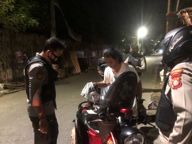 Cegah Gangguan Kamtibmas, BKO Polres Pelabuhan Makassar Rutin Patroli Malam