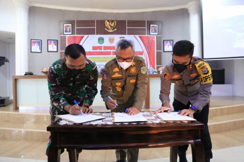 Bupati Luwu Timur, Kapolres dan Dandim Teken MoU Terkait Trantibum
