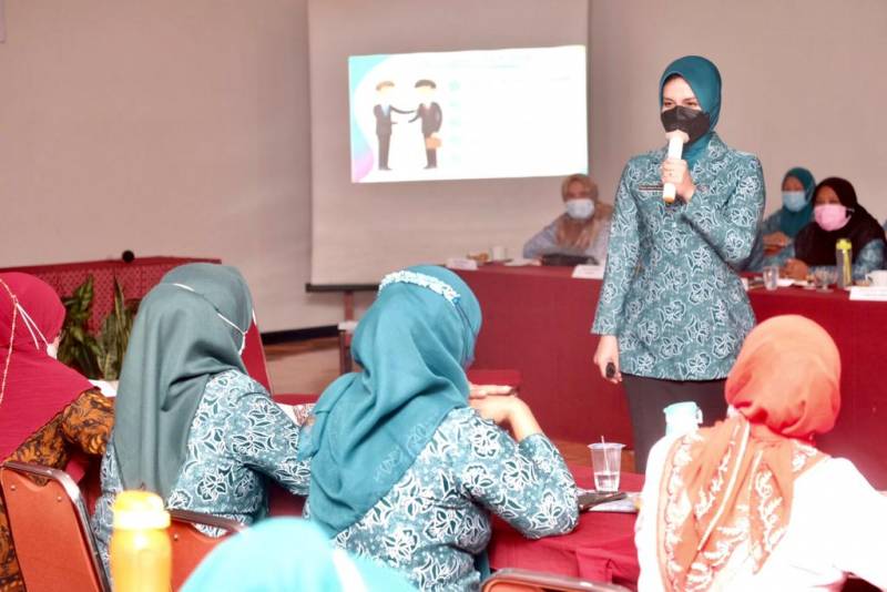 Priska Adnan Kenalkan Pemahaman Social Style ke Peserta Bimtek PKK