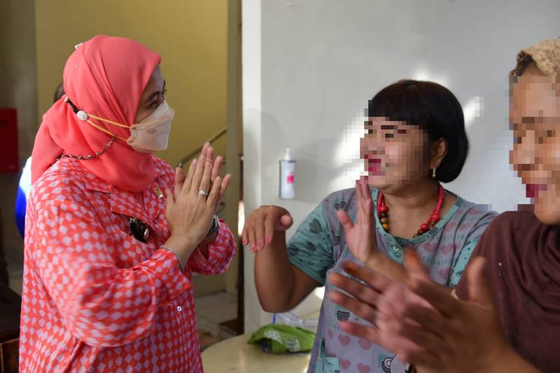 Pasca Gedung Meranti RSKD Dadi Terbakar, Legislator Aliyah Mustika Pantau Langsung Kondisi Pasien