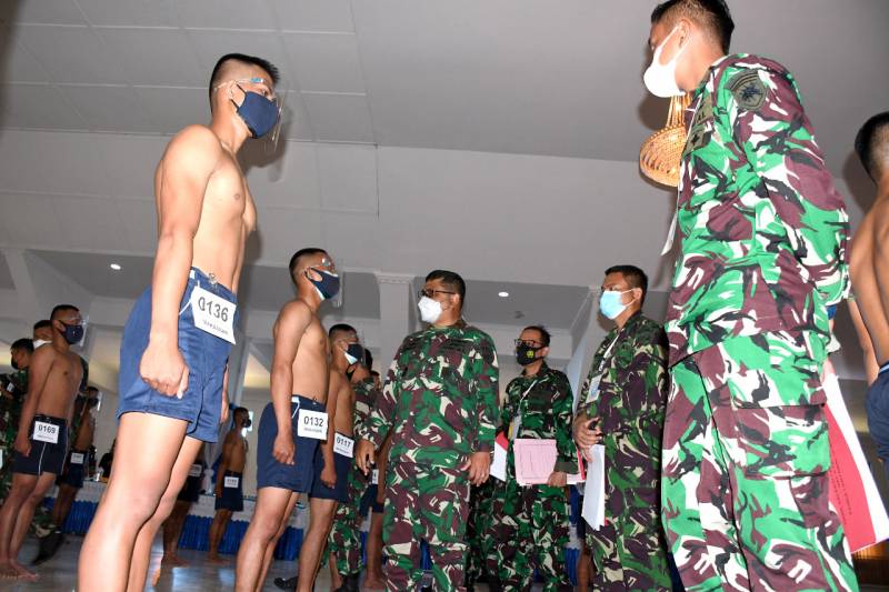 Danlantamal VI Pimpin Sidang Pantukhirda Caba dan Cata Gelombang II TNI AL TA.2021 Panda Lantamal VI