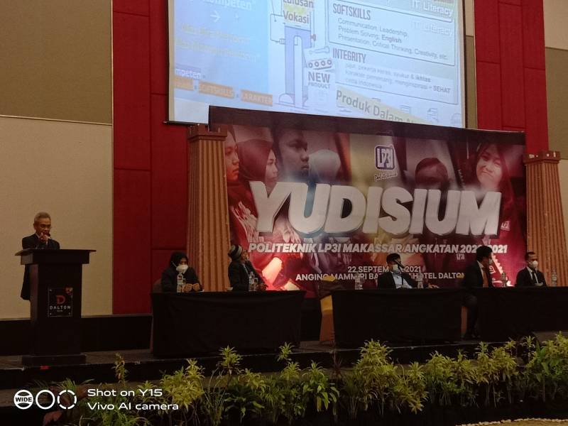 179 Mahasiswa Politeknik LP3I Makassar Kampus Tamalanrea Ikuti Yudisium