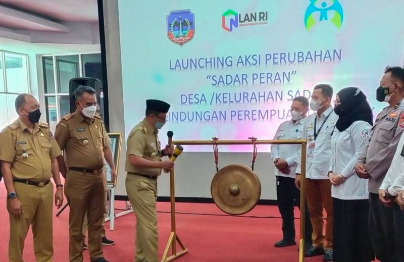 Sekda Kolaka Serahkan Instruksi Bupati 'Sadar Peran' kepada 12 Camat