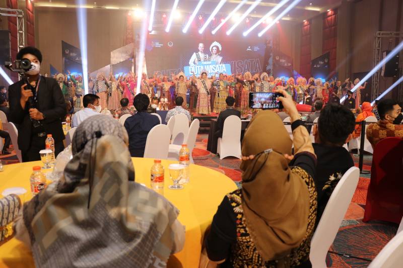 Ayu Deviana Torehkan Prestasi di Ajang Pemilihan Duta Wisata Sulsel