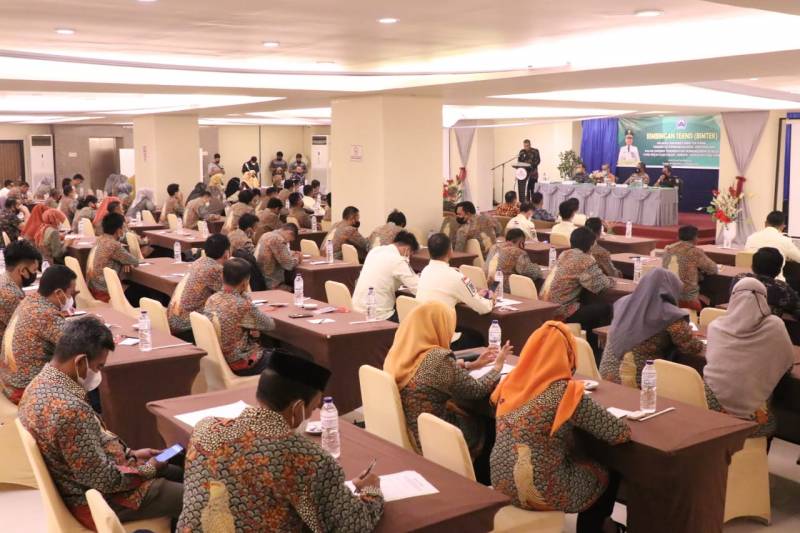 Resmi Buka Bimtek Siskeudes, Sekda Bantaeng Harap Pemdes Terapkan Prinsip Akuntabilitas