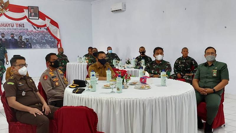 Bupati Basli Ali Hadiri Upacara HUT TNI Ke- 76 di Makodim 1415 Selayar