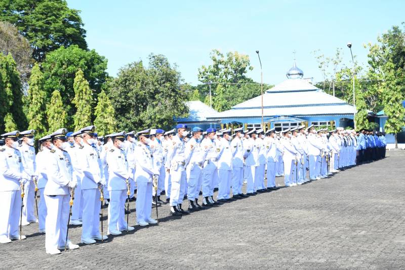 Virtual di Ruang Terbuka, Personel Lantamal VI Makassar Ikuti Upacara Peringatan HUT ke-76 TNI Tahun 2021