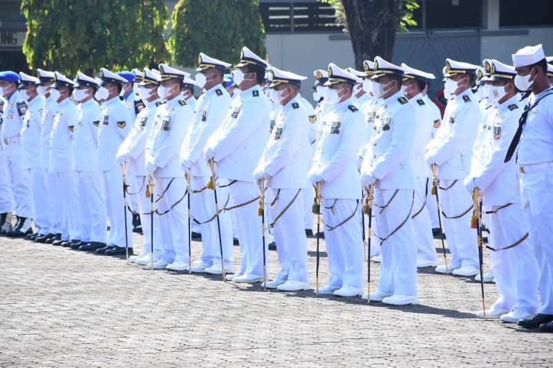Virtual di Ruang Terbuka, Personel Lantamal VI Makassar Ikuti Upacara Peringatan HUT ke-76 TNI Tahun 2021