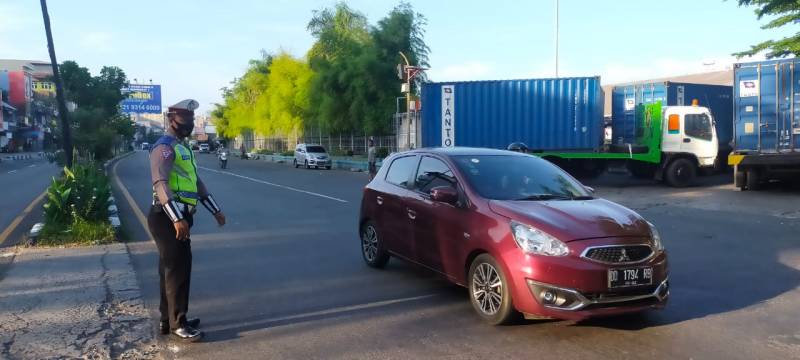 Bentuk Pelayanan Masyarakat, Ini yang Dilakukan Satlantas Polres Pelabuhan di Pagi Hari 